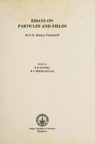 Tapa de Essays on particles and fields