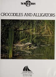 Tapa de Crocodiles and Alligators (The World of Nature)