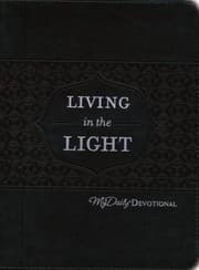 Tapa de LIVING IN THE LIGHT