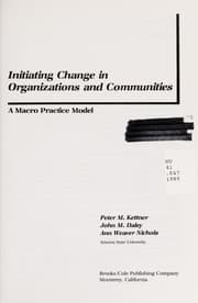 Tapa de Initiating change in organizations and communities