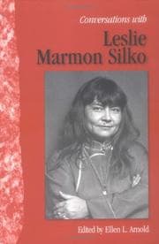 Tapa de Conversations with Leslie Marmon Silko