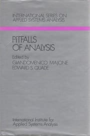 Tapa de Pitfalls of Analysis (International Series on Applied Systems Analysis 8)