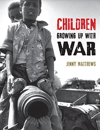Tapa de Children Growing Up with War