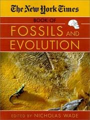 Tapa de The New York Times book of fossils and evolution