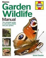 Tapa de Garden Wildlife Manual: The complete guide to attracting wildlife into your garden (Haynes Manuals)