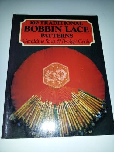 Tapa de 100 traditional bobbin lace patterns