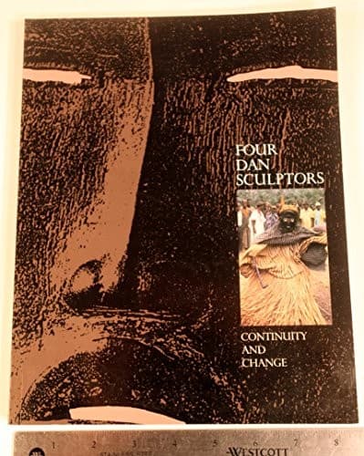 Tapa de Four Dan sculptors