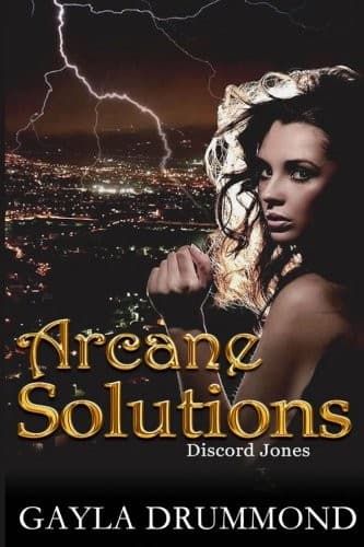 Tapa de Arcane Solutions: A Discord Jones Novel