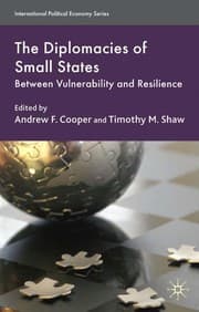 Tapa de The diplomacies of small states