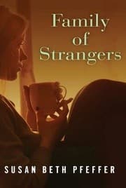 Tapa de Family of strangers
