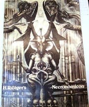 Tapa de H.R. Giger's necronomicon