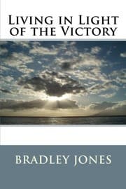 Tapa de Living in Light of the Victory