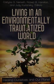 Tapa de Living in an environmentally traumatized world