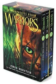 Tapa de Warriors 3-Book Collection with Bonus Material : Warriors #1 : into the Wild; Warriors #2 : Fire and Ice; Warriors #3