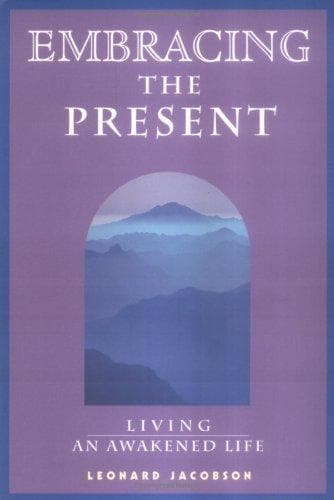 Tapa de Embracing the Present