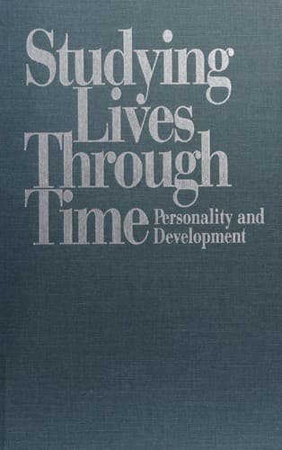Tapa de Studying lives through time