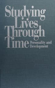 Tapa de Studying lives through time