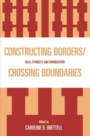 Tapa de Constructing borders/crossing boundaries