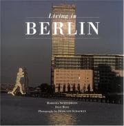 Tapa de Living in Berlin