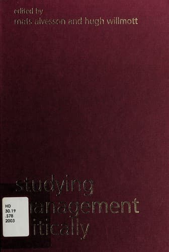 Tapa de Studying management critically