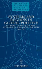 Tapa de Systems and regions in global politics