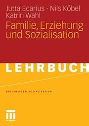 Tapa de Familie, Erziehung Und Sozialisation
