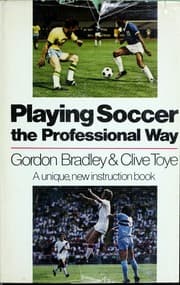 Tapa de Playing soccer the professional way