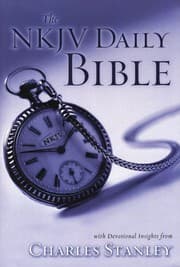 Tapa de The NKJV Daily Bible with Devotional Insights from Charles Stanley