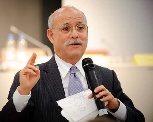 Retrato de Jeremy Rifkin