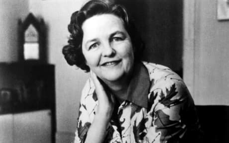 Retrato de Jessica Mitford