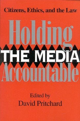Tapa de Holding the Media Accountable