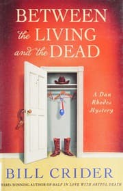 Tapa de Between the Living and the Dead