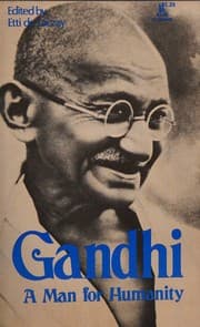 Tapa de Gandhi, a man for humanity