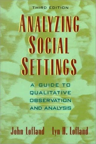 Tapa de Analyzing social settings