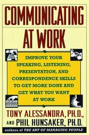 Tapa de Communicating at work