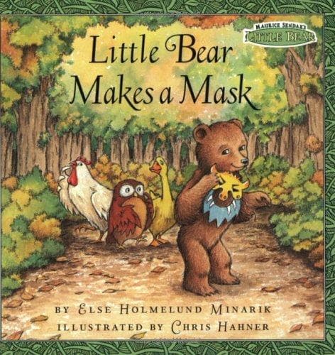 Tapa de Little Bear makes a mask