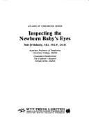 Tapa de Inspecting the newborn baby's eyes