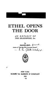 Tapa de Ethel opens the door