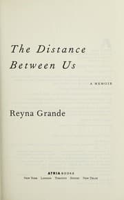 Tapa de The distance between us